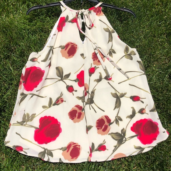 White Floral Top with Keyhole Front and Back - Picture 3 of 5